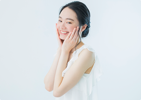 白く、美しい歯で自然な笑顔に